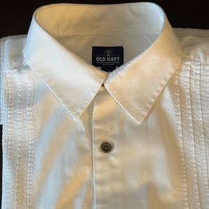 Old Navy men’s white bottom down short sleeve dress shirt size M